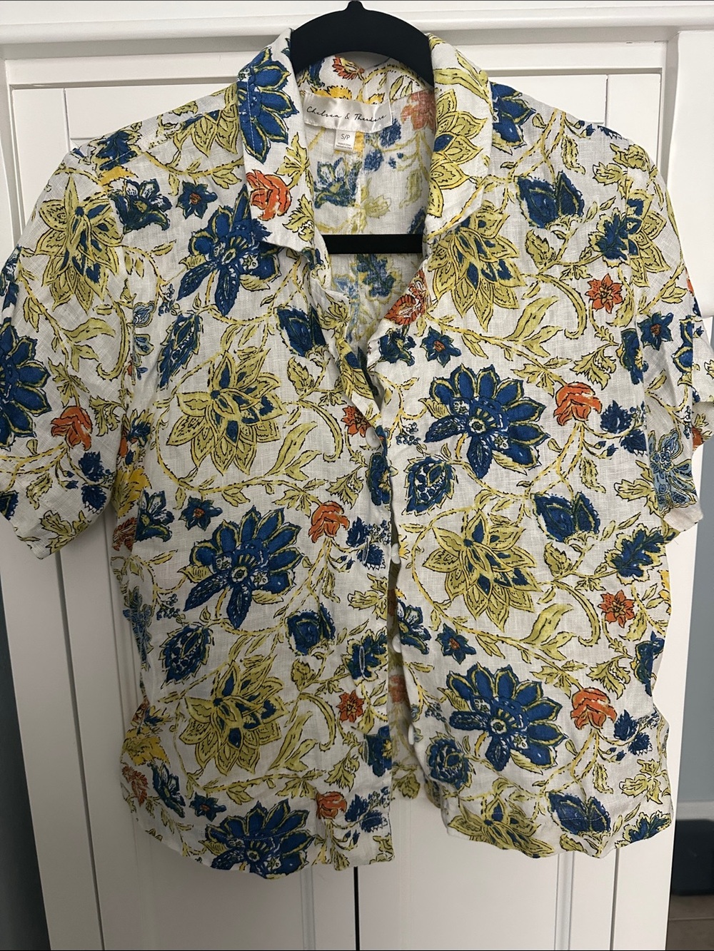 Chelsea & Theodore Blue Yellow Floral Short-Sleeve Button-Down Blouse
